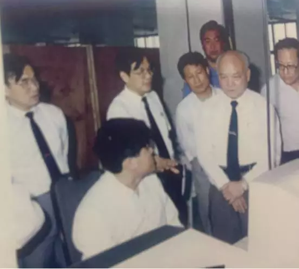 原人大副委员长来李佩瑶参观西仪集团 原人大副委员长来李佩瑶参观西仪集团